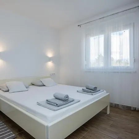 Apartment Pejakovic Vir