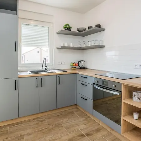 Apartment Pejakovic Vir