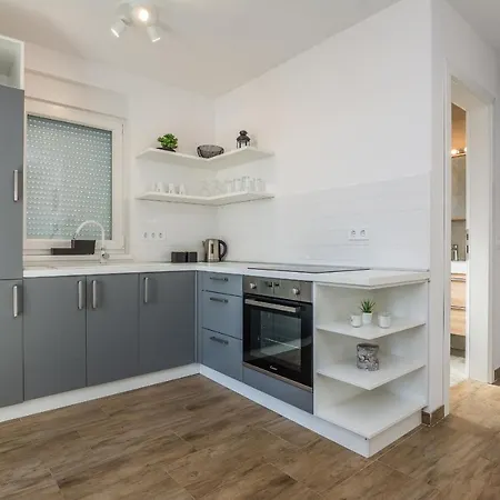 Pejakovic Apartment *