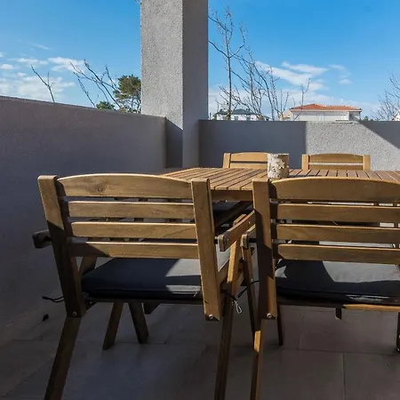 Apartment Pejakovic Vir