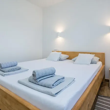 Apartment Pejakovic Vir